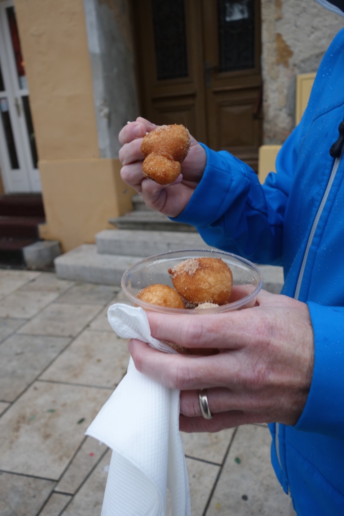 fried balls, croatian desserts