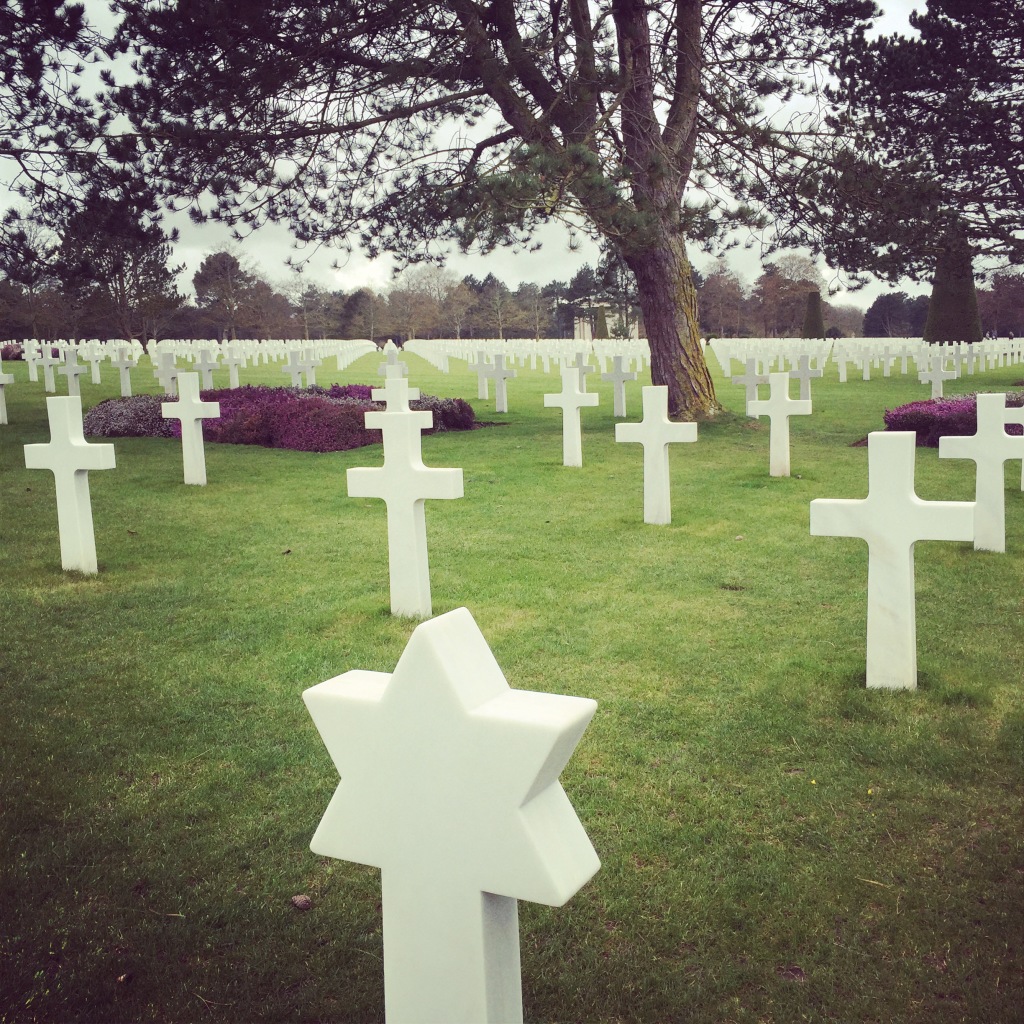 jewish and christian graves together, star of david gravestone, beaches of normandy, D-Day
