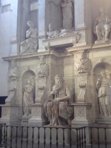 michaelangelo's moses statue